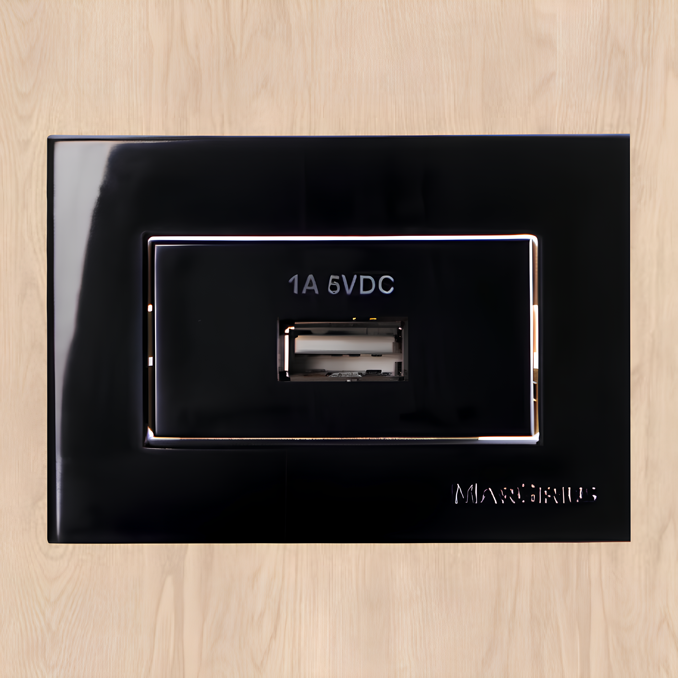 Tomada Carregador Usb Para Movel Preta Sleek 1A Margirius