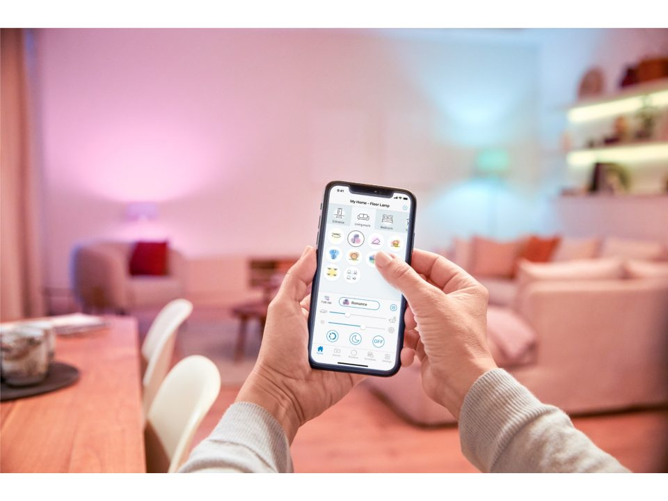Luminária Hero Smart Led Wifi Bluetooth Rgb Bivolt WiZ