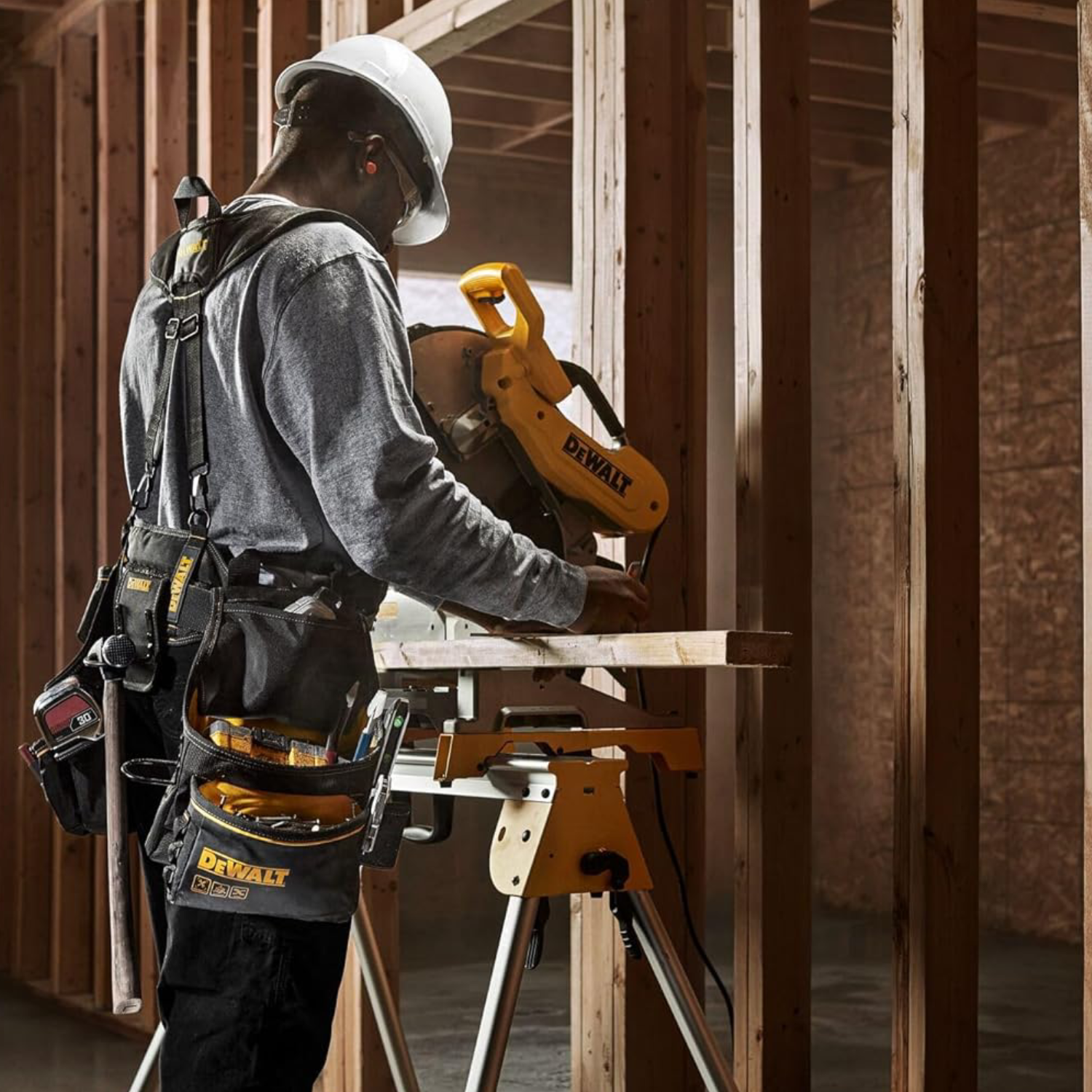 Cinto De Reforçado Suspensório 25 Bolsos Dwst540602 Dewalt